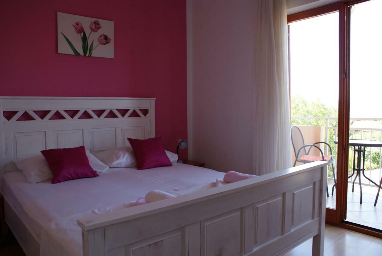 Apartments Vodopija 300M To The Beach Свети-Филип-и-Яков Экстерьер фото